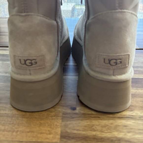 UGG Dipper Classic Platform Boots Women’s Size 10 FLAWS! AS IS. NO RETURNS - Picture 9 of 16